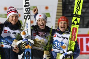 The Golden Canadian leaf has grown in Planica